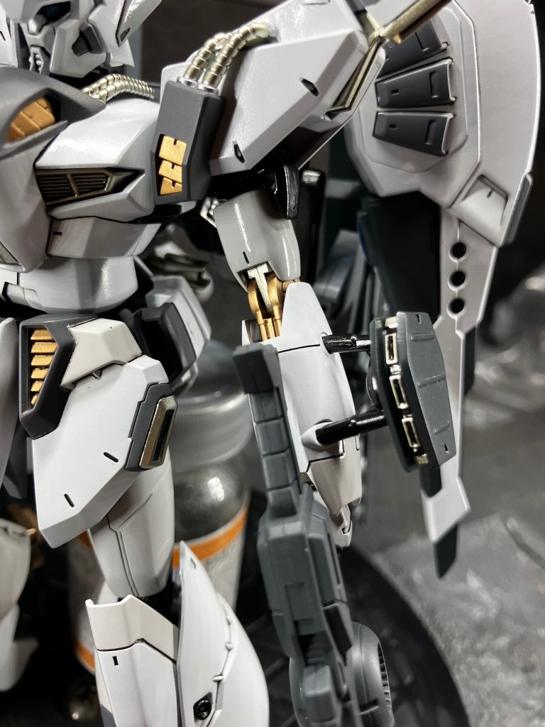 ビームシールドの隙間にムチのような武装も考えましたが断念しました💦