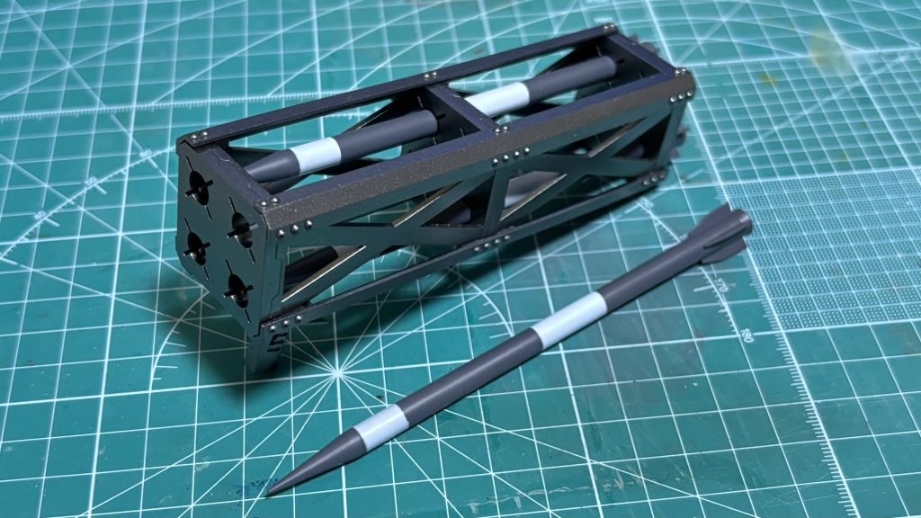 ミサイルは取り外し式！グリップ部は可動します╭( ･ㅂ･)و̑ ｸﾞｯ