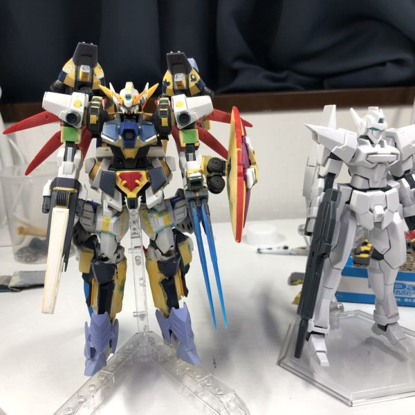 アニメ放送されているオルタナティブ作品の要素を全て入れてGバウンサーを改造しています。Gバウンサー自体のパーツも、ポリキャップ以外は全て手を加えて加工する予定のため、原型はほぼ残らないかな、と予想しています。完成予定は、早くて2026年4月下旬を考えています。（2枚目）