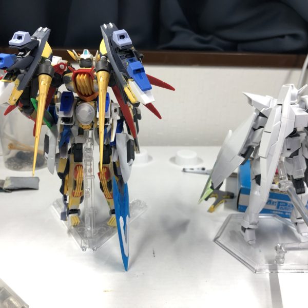 アニメ放送されているオルタナティブ作品の要素を全て入れてGバウンサーを改造しています。Gバウンサー自体のパーツも、ポリキャップ以外は全て手を加えて加工する予定のため、原型はほぼ残らないかな、と予想しています。完成予定は、早くて2026年4月下旬を考えています。（4枚目）