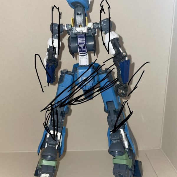 パテ工作って難しいなー。適当に9本の剣どこに配置するか描いてみました。作れるかは知らん。色々アドバイスありましたらコメントにお願いします。（2枚目）