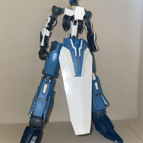 パテ工作って難しいなー。適当に9本の剣どこに配置するか描いてみました。作れるかは知らん。色々アドバイスありましたらコメントにお願いします。（4枚目）