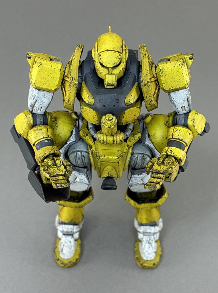 特徴的な手は他キットをもとにプラ板で作りました。