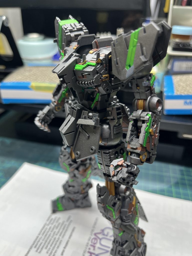 サイコフレームは蛍光で