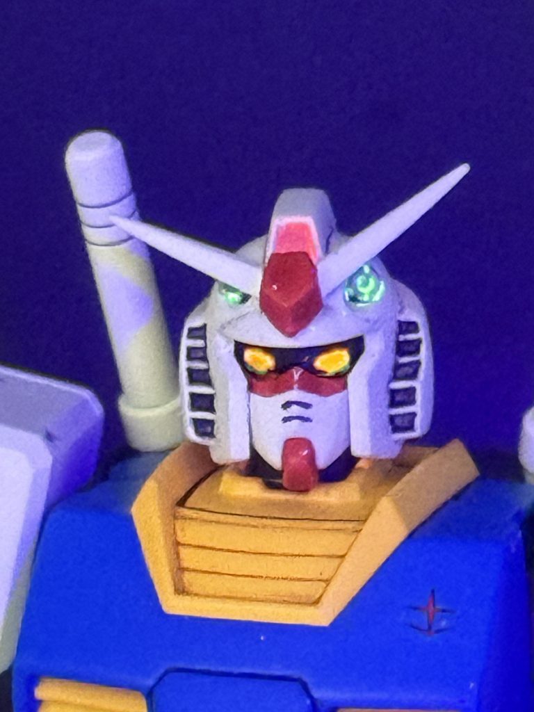 光らせました💡蛍光塗料