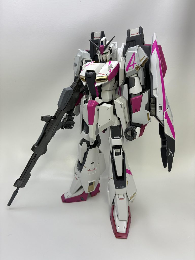 Zガンダムvar2.0は下半身の安定感があまり良くなかったので、var.kaの足パーツに付け替えました。