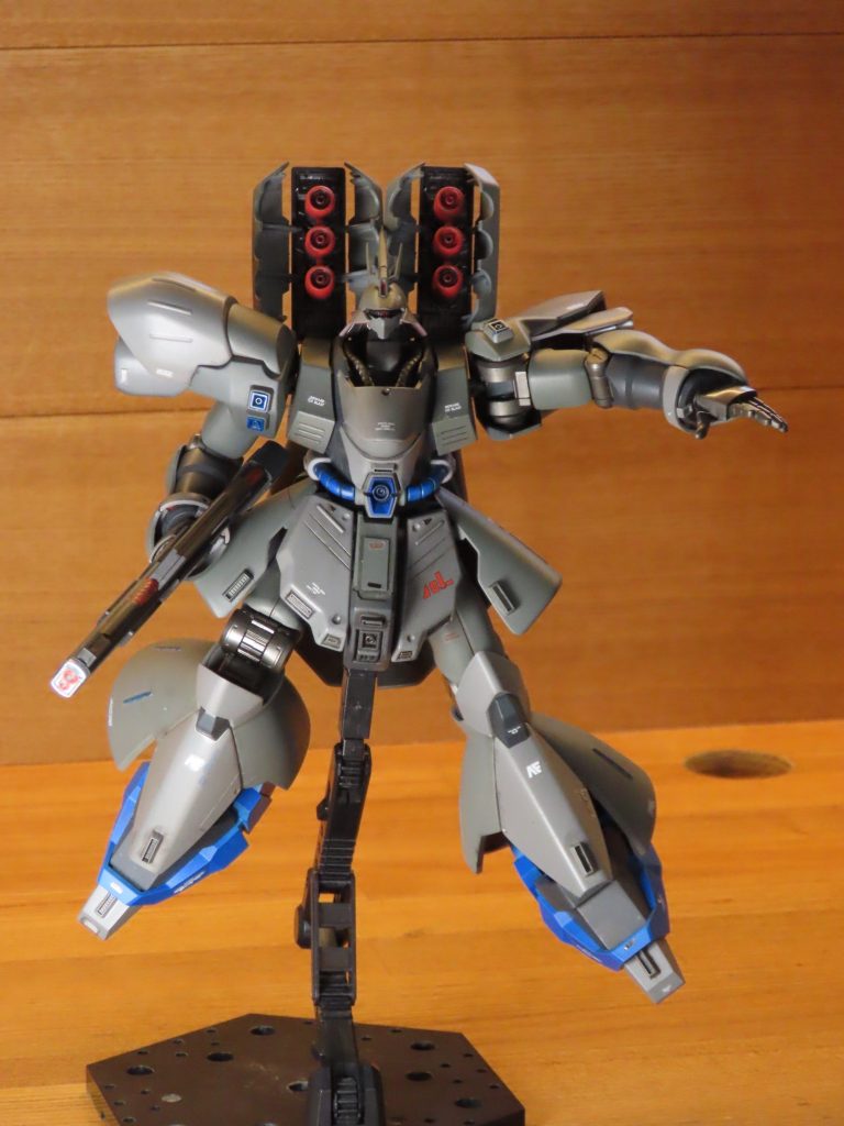 ファンネル射出も再現できます。買ってませんがタミヤの2mmプラ棒をつかうと飛ばせることができます。