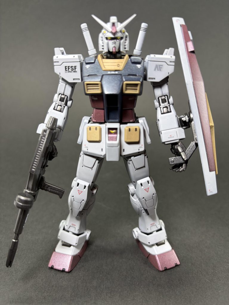 今まで作成したシャアザクの赤やらガンキャノンたち？で作った、黄色や白などの色を使いまわし、全体にダークな感じになりました。スジボリとかなくても、RGみたいな仕上がりになって良きでした😄