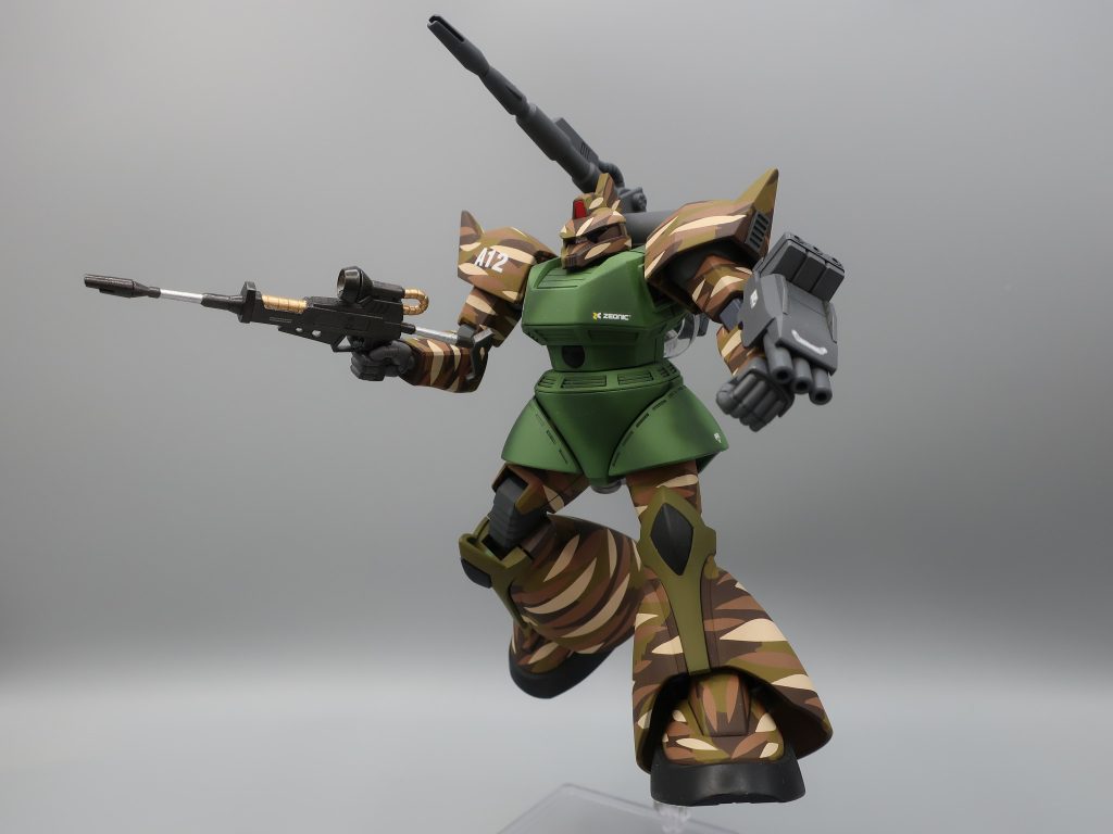 私は足を引きずりながら両膝の内側を押さえて列に戻ると先生　「ふんなら・・・次は斎藤　投げられ役や　　さっきのは見本が悪かったでな」などと言って笑いをとっているじゃあないか！私は痛みに耐えながらも怒り　逆に闘志が湧いてきたのです。そして授業の終わりに　私は先生を場外へ投げ飛ばし、柔道部の奴を絞め落とし　追いかけてきたヤンキーを壁を三角蹴りしてバク宙してやりすごし　ヤンキーは壁に激突する。　というのを想像して授業を終えてやりました。こうして私の柔道の軌跡は始まり　終わっていきました。次回・・・　「もっと強い奴と戦いたい」　をお送りします。