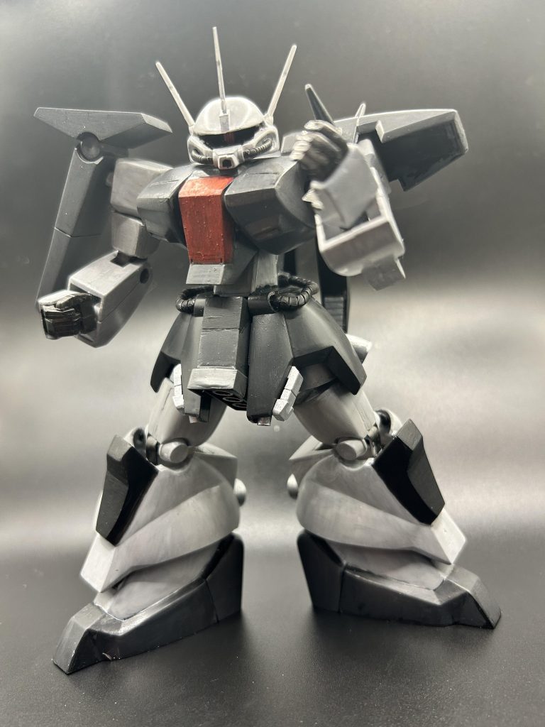 ザクI〜ザクIIは万人受けするデザインですけどザクIIIって中学生が考えた「僕の作ったカッコいいザク」みたいなノリの厨二感がどことなく漂ってる気がするんですけど、リアルタイムで観たZZが小学五年生の時だった事もあり物凄くカッコいいと子供心に思ったわけですよ!