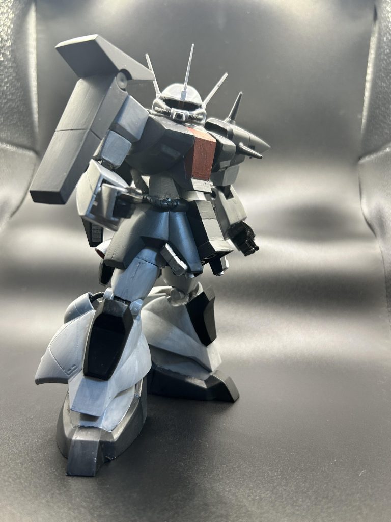 前回のRジャジャで旧キット筆塗りの楽しさに気付いたので今回は第二弾でザクIIIです。