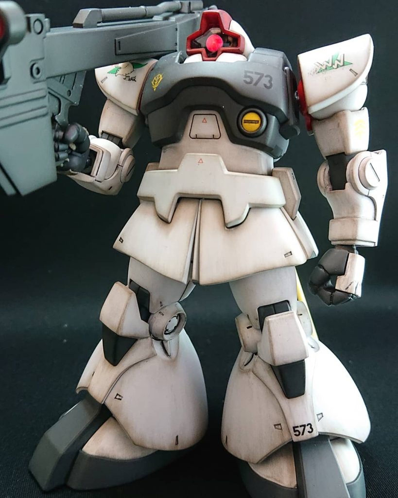ＭＧのデカールが残っていたおかげでＷＷやウルフマークを貼れました