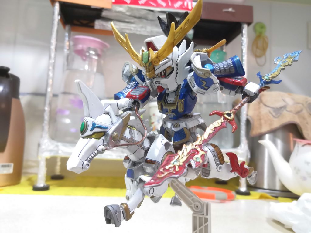 龍裝劉備ガンダム–3枚目/制作者：LUNLUN（邪道可動）