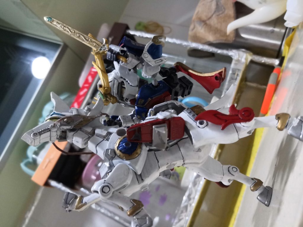 龍裝劉備ガンダム–5枚目/制作者：LUNLUN（邪道可動）
