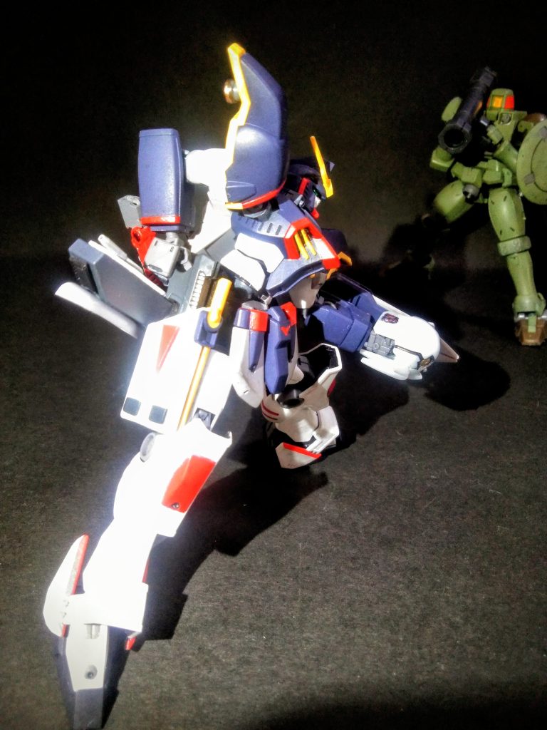 助手A氏：｢ハンドガン｣は初期投稿時のママですか❓統師：ソウ！ホルスターから抜ける様に造ったからお気に入りなのだっ🎶　ほら👆 高機動パックが展開してイルのが解るよ 🙄