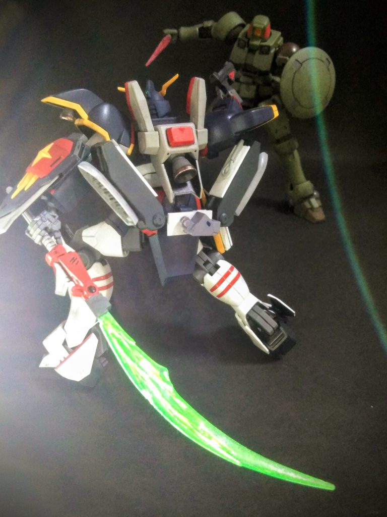 統師：そして⤴️ ハンドガンで牽制しながら腰のエモノを引き抜く🎶🎶助手A氏：サイズ(大鎌)の柄を伸ばさずに刀剣の様にも使えるのかぁ💓　おっ！高機動パックはこういう風に展開❓　およっ？『髑髏の牙』はドコ行った❓❓統師：😌💨 細かい事を気にしてイルと　　💓💓💓盛好ー道💓💓💓&nbsp;は極められないゾォ 😡&nbsp;助手A氏：💭あんたﾗと！一緒にすﾝな💢💭