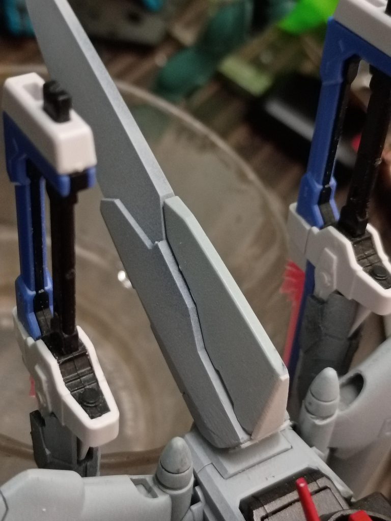 バックパックに、このパーツも追加しました。ライトニングガンダムのBWSセットの一つに入っていたものです。