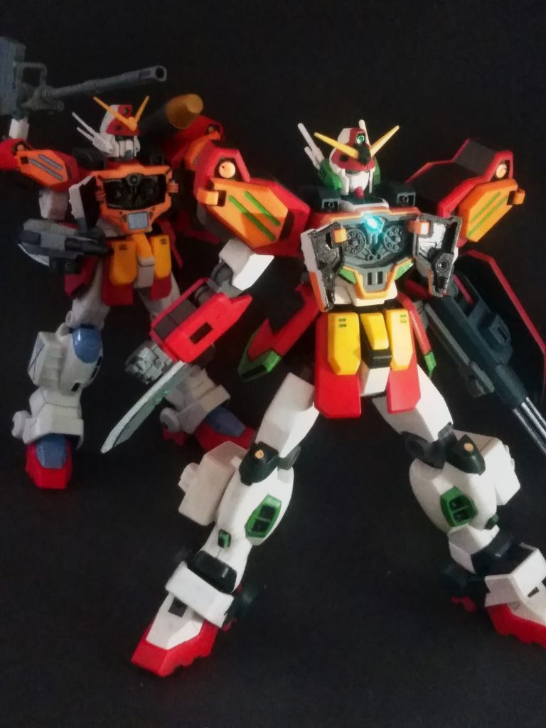 隠し武装なのか？『胸部ガトリング砲』 😍口径は『頭部バルカン × 2』と『肩部マシンキャノン × 2』の中間程度 🤔砲身の多さ(8門×2)による高速連射で総合的な威力を高めているとの事です 🙄使用時にはコクピット前面装甲が開くためパイロットの危険度が上がってしまうのが悩みの種 🤕こんなにガトリングだらけだと『ガトリング マスター』と！名乗った方がヨイのかも 😚