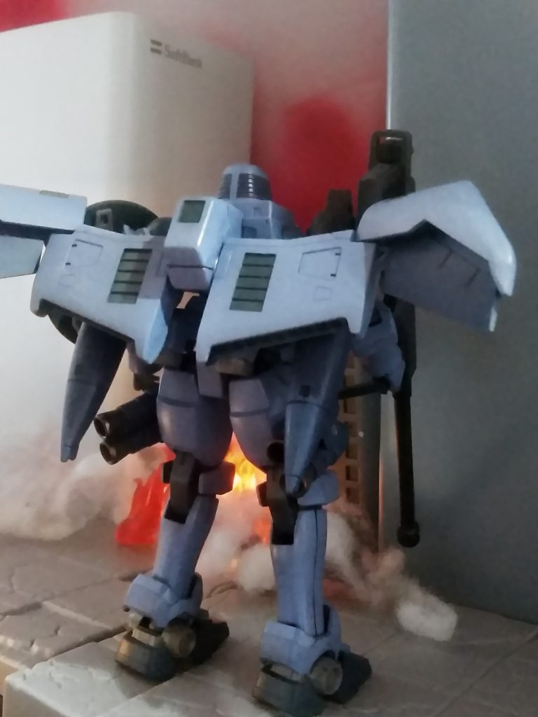 『リーオー(飛行ユニット仕様 )』の背面はコウナッテおりますヾ(●´ω｀●)