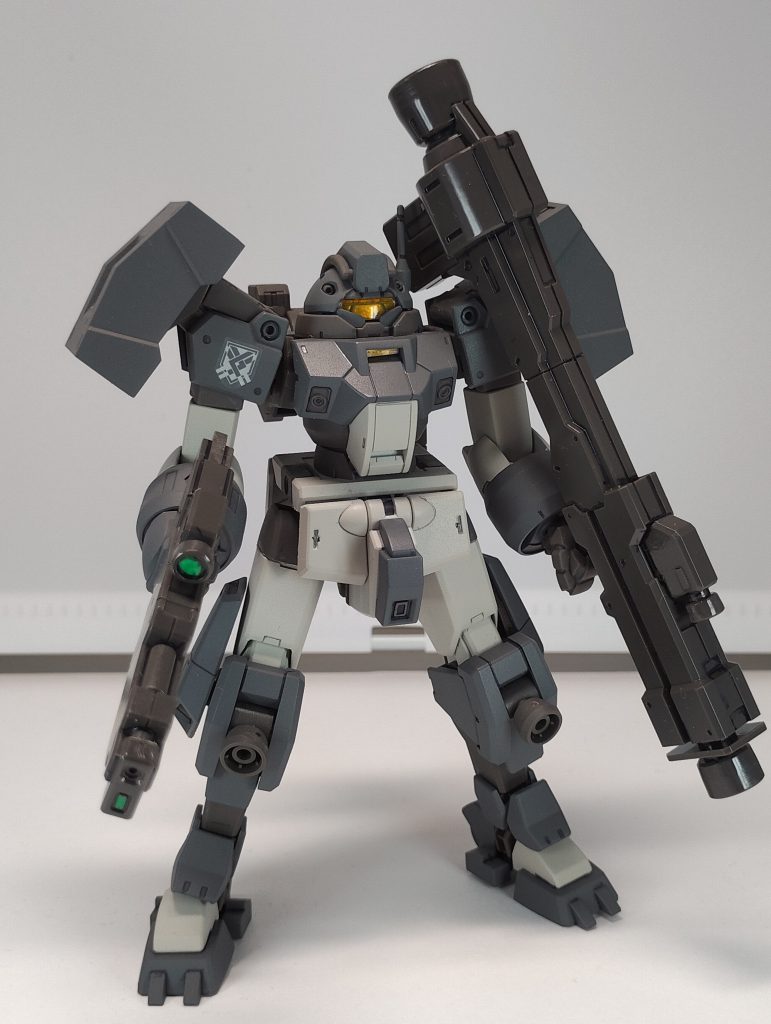 ミドルライフルとロケットバズーカ装備、作中では使ってなかったです。