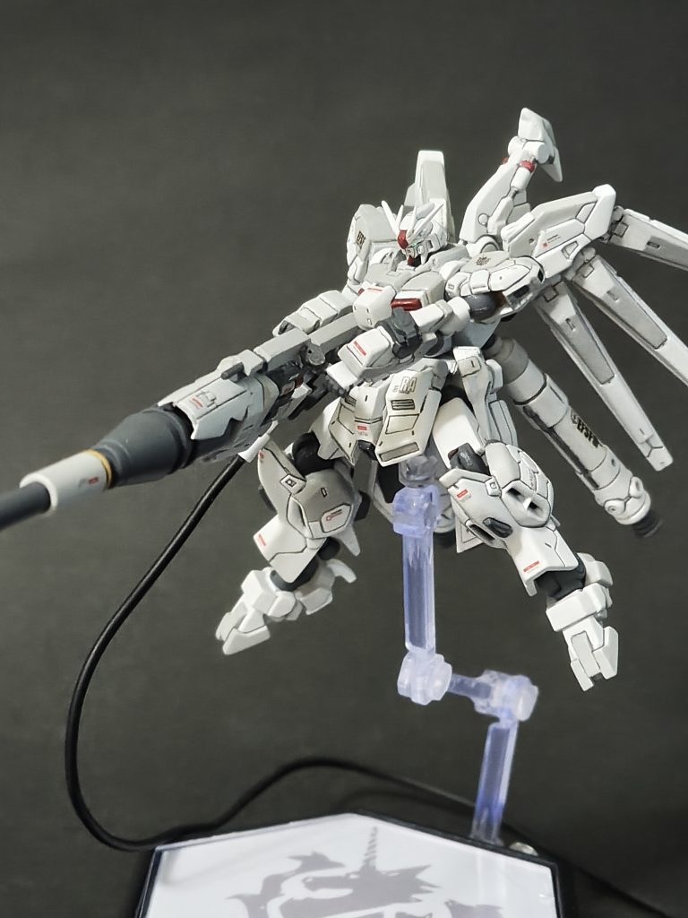 ガンダムアーティファクト　Hi-νガンダム可動化改修–5枚目/制作者：マッドさん