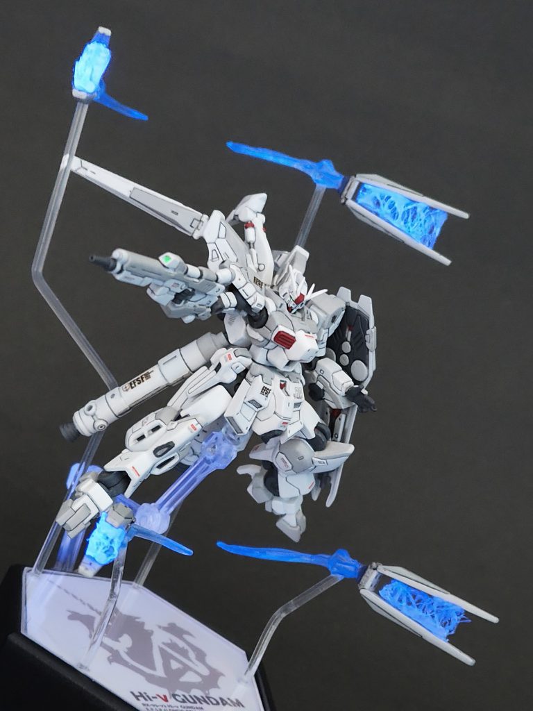 ファンネルのエフェクトパーツは、ＲＧのhi-ν制作時に制作した方法をアーティファクトで再現しました。グルーガンでこのサイズはちょっと無理がありますがギリありかな(;^ω^)