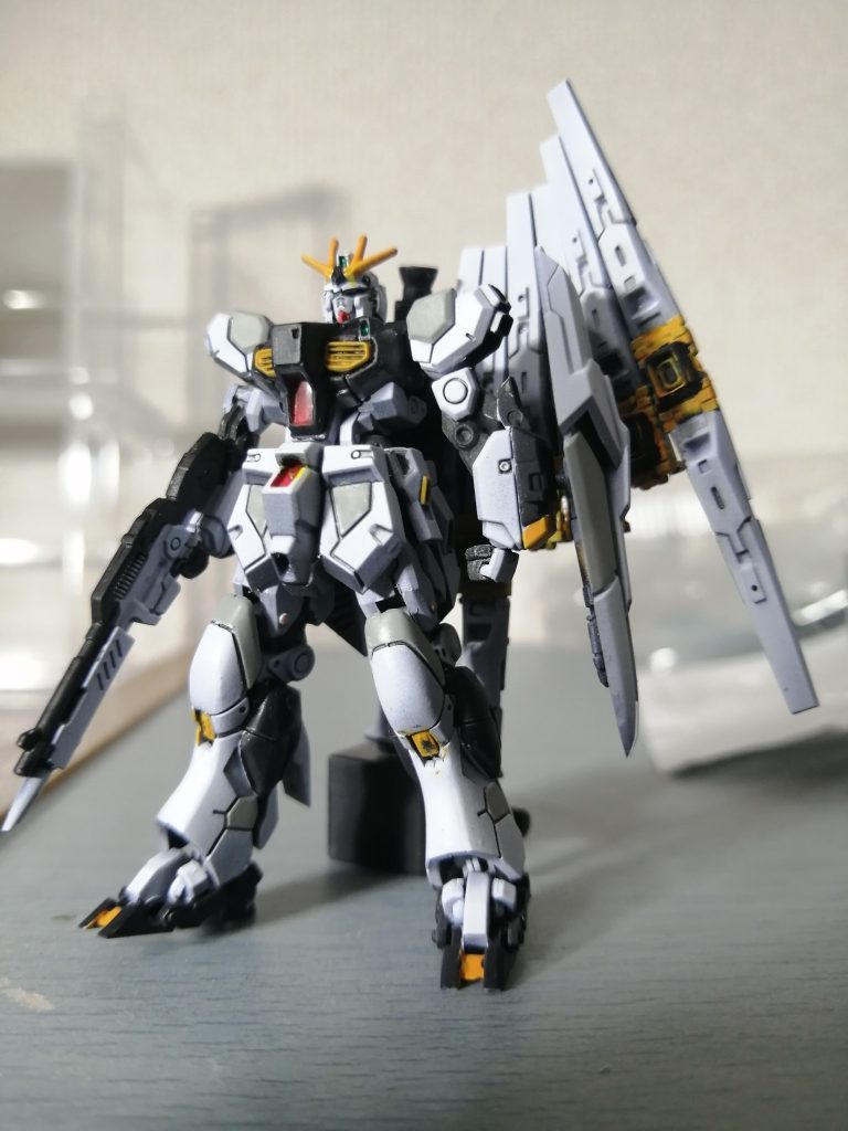 アーティファクト νガンダム–3枚目/制作者：どてぼてママ