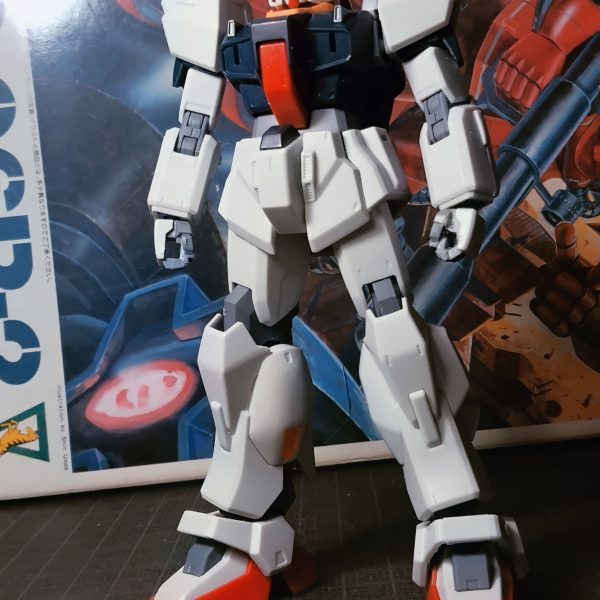 リバイブMK-2です。関節8割弄っています。外装もそれなりにやってますがあまり目立ってないです。もしも手持ちにキットがありましたら、見比べてみてください。ようやく仮組みまでこぎつけました。あとは細かなところ（指とか）を仕上げて塗装の予定です。まあなんというか、mk-2はウマヅラというかぶさかっこいいというかぶすカッコイイのが旧キット初代からの伝統だと思いますのであまり攻めない方が良さそうです。※ウソです、半年コースにしたくないだけです。といってもmg,ver.2.0 rgでかっこよくなっちゃいましたけど。オマケに旧キット。&nbsp;（3枚目）