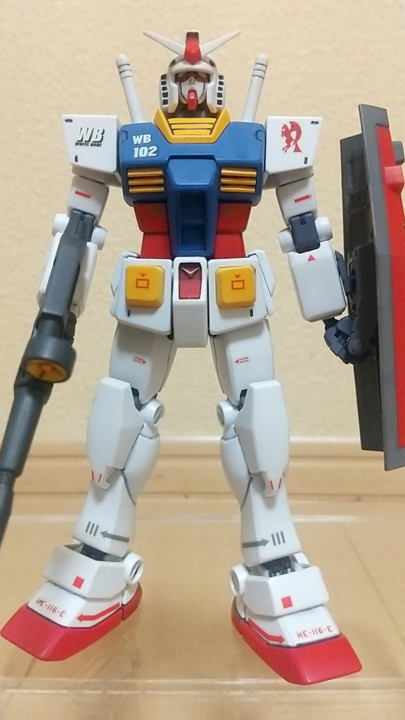 旧HGガンダムですこの細くない体つきが好きです機体はG-アーマー付属ガンダムです合わせ目消を丁寧に作りました