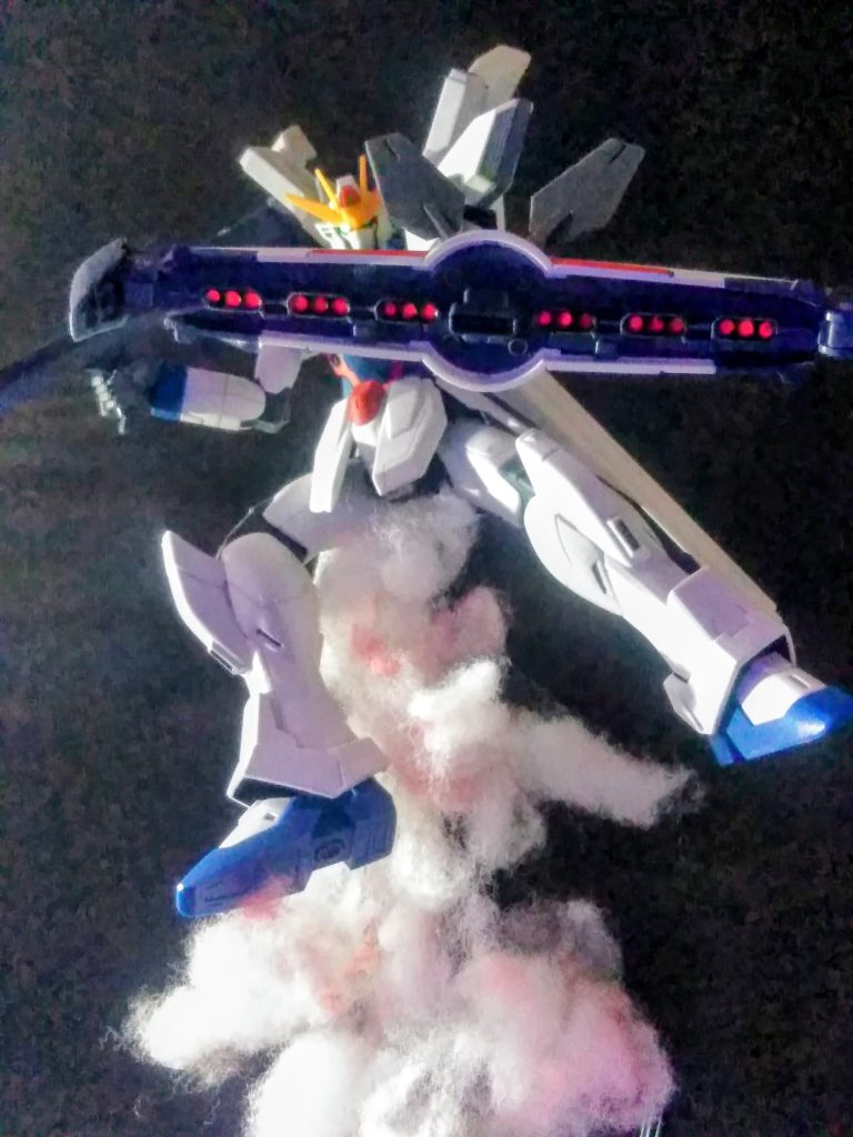機体名の由良でアル最大改修装備『ディバイダー』👏👏👏弱冠 12 歳😱☀️の『天才整備長 キッド・サルサミルくん』が考案した新ユニット 🙏使用条件が限られる『サテライト キャノン』に代わる換装装備として上質なジャンクパーツより制作 😳MA 用大口径スラスター 💖多連装ビーム砲(19門！) 💖💖シールド 💖💖💖コレラを組み合わせた多機能兵装 🙌🙌🙌通常時は大型シールドとして 😏必要に応じて中央で2つに割れて内蔵された 19 連装ビーム砲群『ハモニカ砲』が露出、発射可能となる大規模高威力射撃兵装 😍💕💕