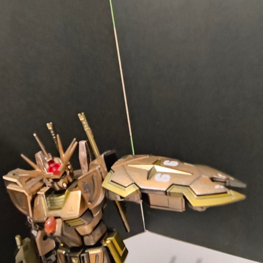 シールドを不吉な感じになるように66としましたが、やるなら666ですよねえ(gundam-kao10)