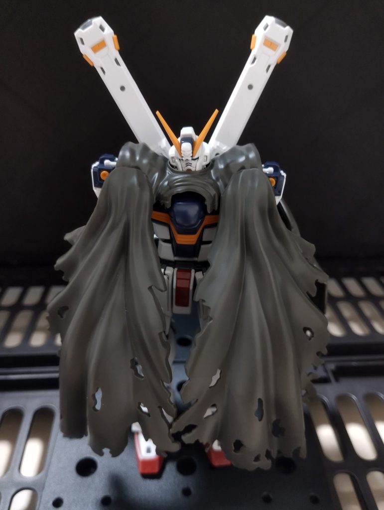 今回半端組み上げ品を購入した理由である、A･B･Cマントです😊✨クロスボーンガンダムはもちろん好きな機体ですが、RGキットにはこのマントがあるので探していましたｗ他のキットに流用するつもりですｗ