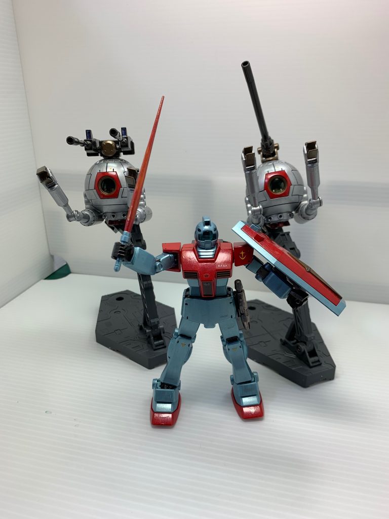 １機のジムをリーダーとし、２機のボールが支援。