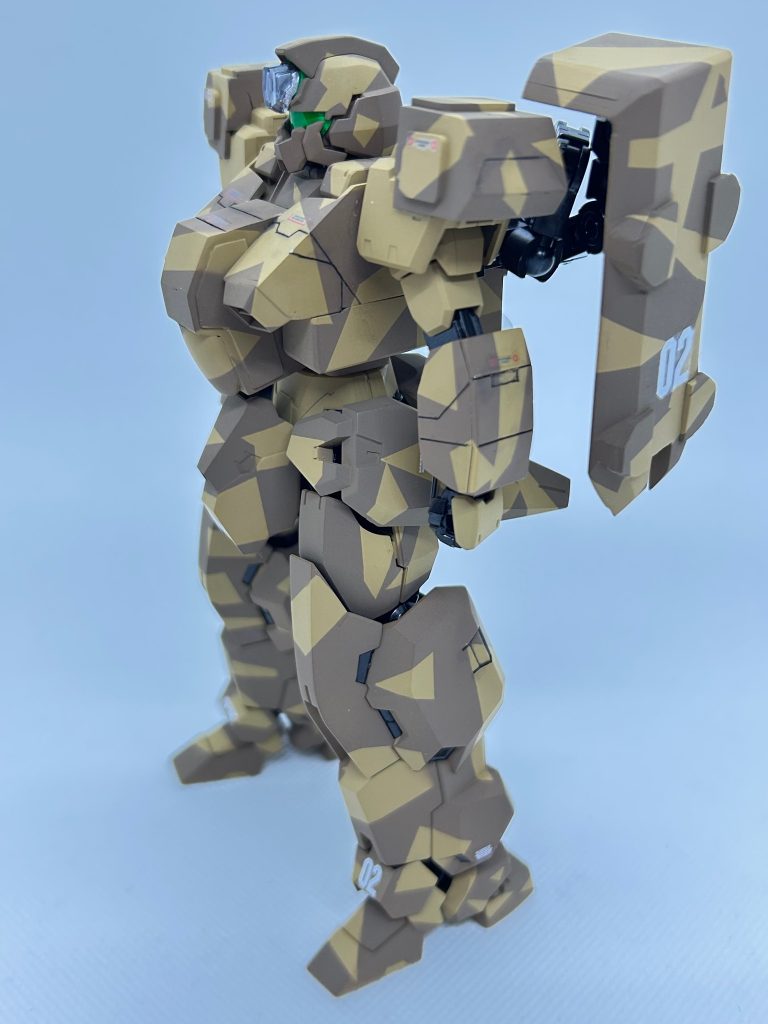 といういことで、オリジナルの機体を制作しました。なかなか「グスタフカール」が手に入らないので、ならば自作してみようと未熟な腕でスクラッチすることにしました
