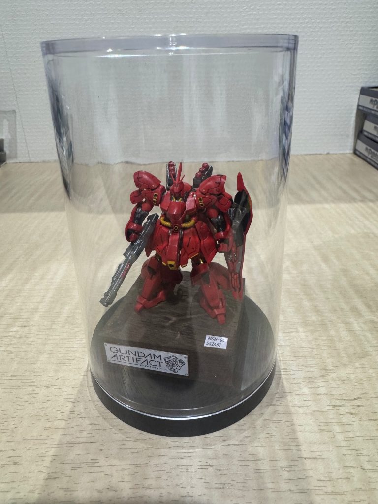 オリジナルのカラーなので台座は黒檀を使いケースもwaveさんのCSサイズに。本体・台座・ケース底にそれぞれネオジム磁石を埋め込み固定しています。渡して喜んでくれたら良いのですがw
