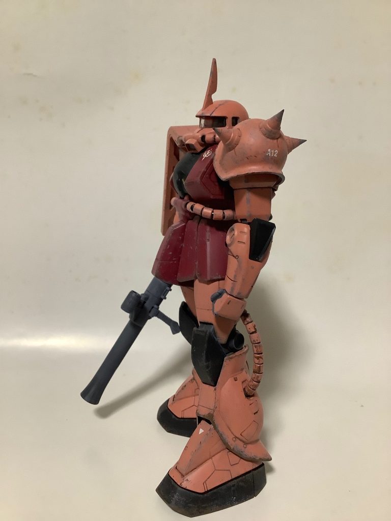 スパイクはビルダーズパーツの1／144用です1／100用だと大きすぎるんですよ(zaku-kao4)
