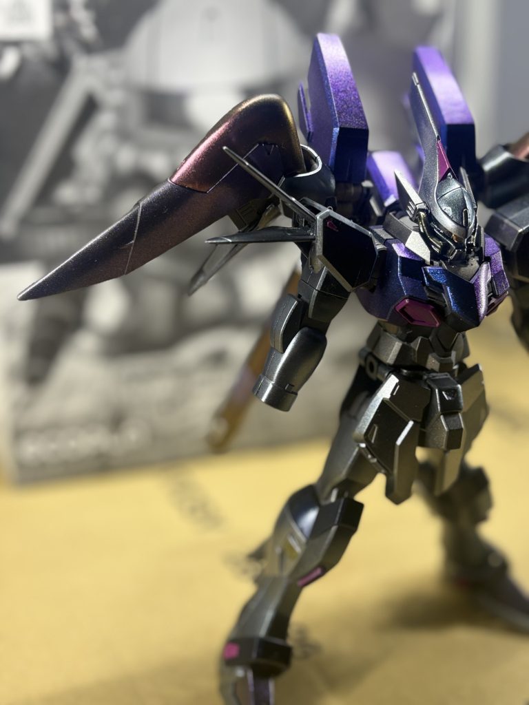 頭パーツは加工して上に出るように伸ばしてます&nbsp;そのままつけたらぺったんこだったので