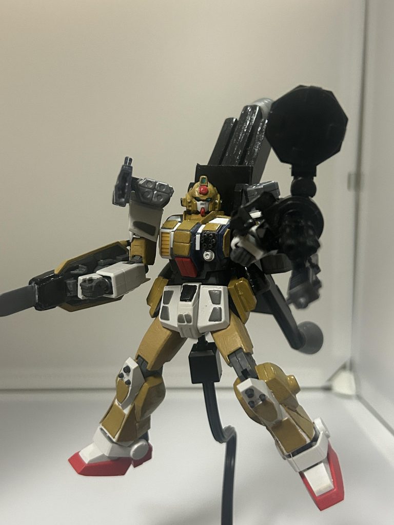 弾丸の雨を降らせようとするガンダムVanguard