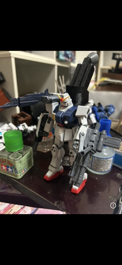 本当はスラスターの太い部分を作っているところを見せたかったのですがデータが残ってなかったので仮完成品はこちらとなります。太い部分は何層にもプラ板を積んでヤスリでかけています。