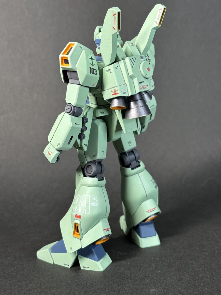 デカール貼りすぎた。