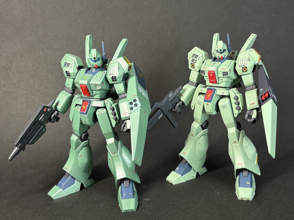 J型と比べてみた。J型はタミヤパールグリーンでスプレー塗装。