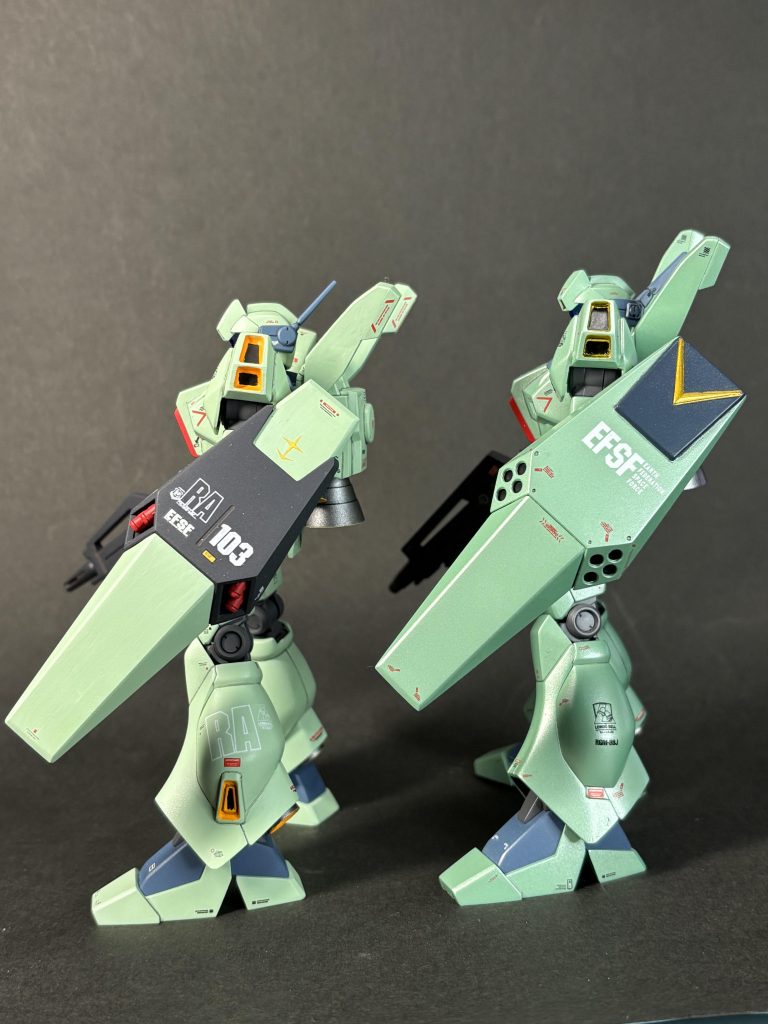 シールド、ふくらはぎのバーニア、ビームライフル、頭部センサーが違う。