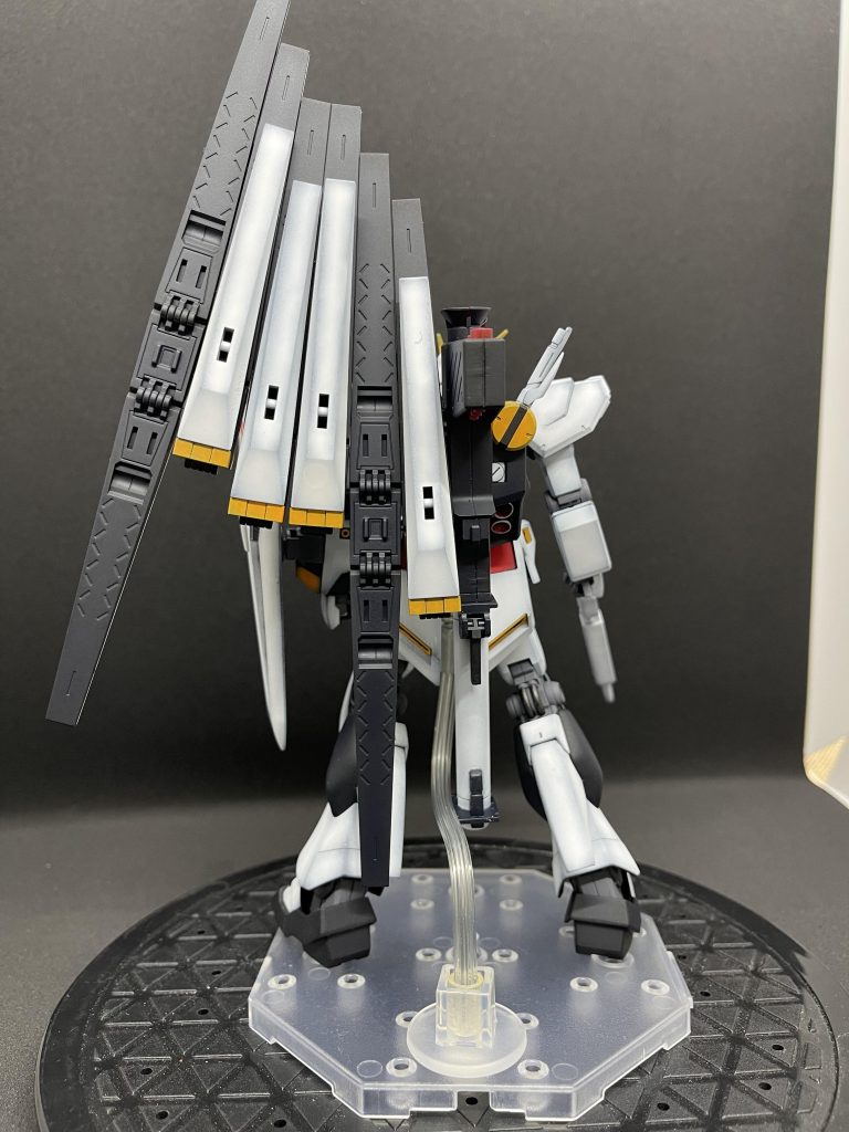 やっぱりスタンドなしでは自立は難しいです。