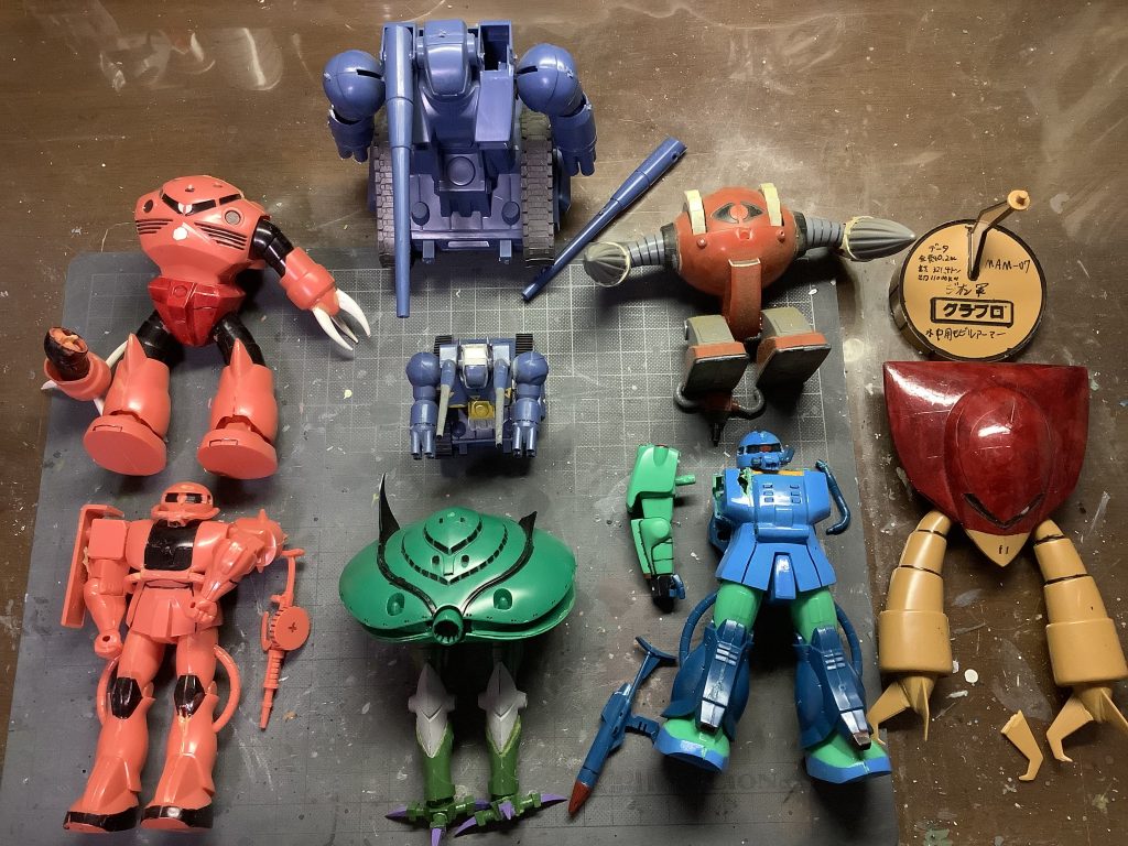 ヤフオクで買ったジャンク品のひとつですちょっとずつ直してます(zaku-kao8)&nbsp;