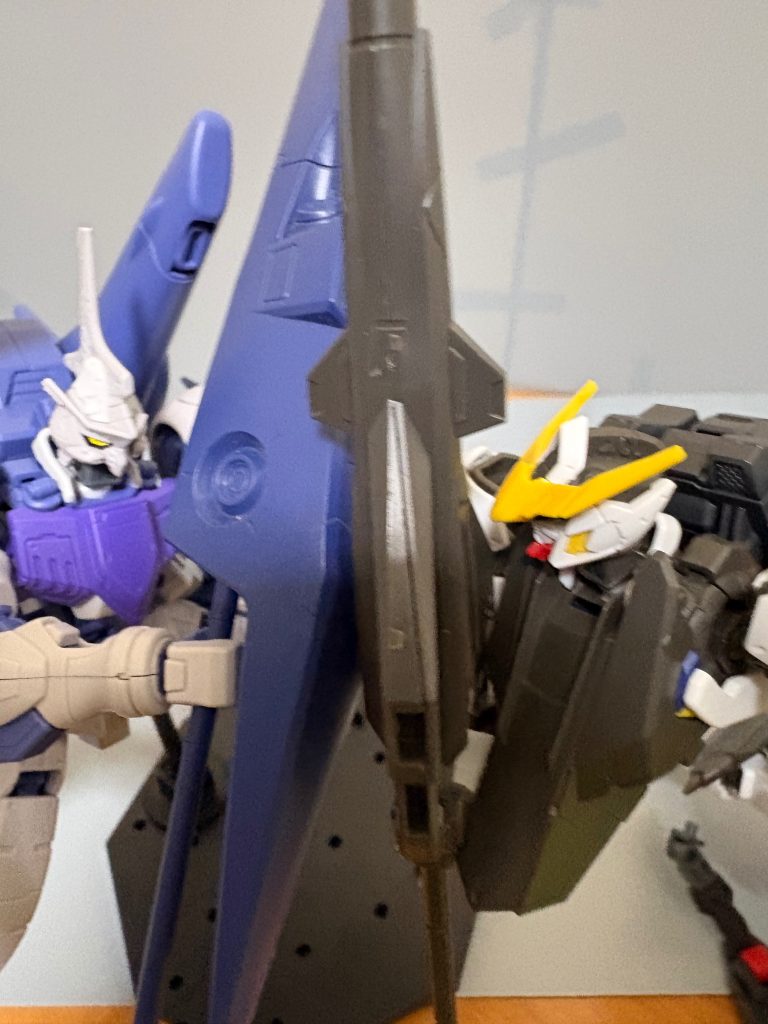 ライバル機のバルタウロスとアクションポーズを何枚か