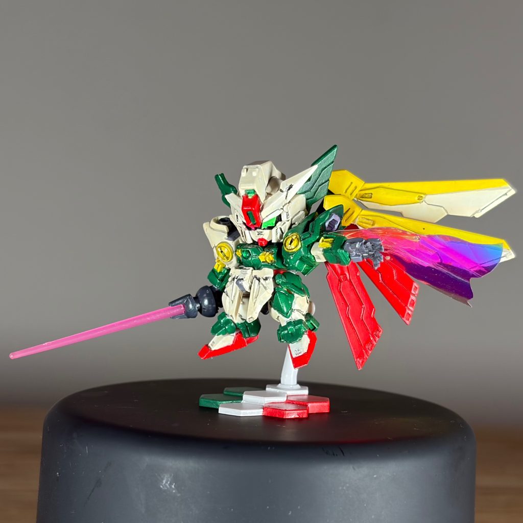 前センサー類はカスタマイズマテリアルの3Dメタリックシールを使ってます。胸のところは1番小さい丸のシールにレジンを盛ってから貼ってます