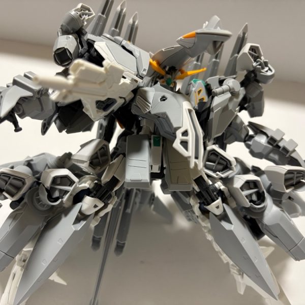 アリュゼウス〜量産型νガンダム