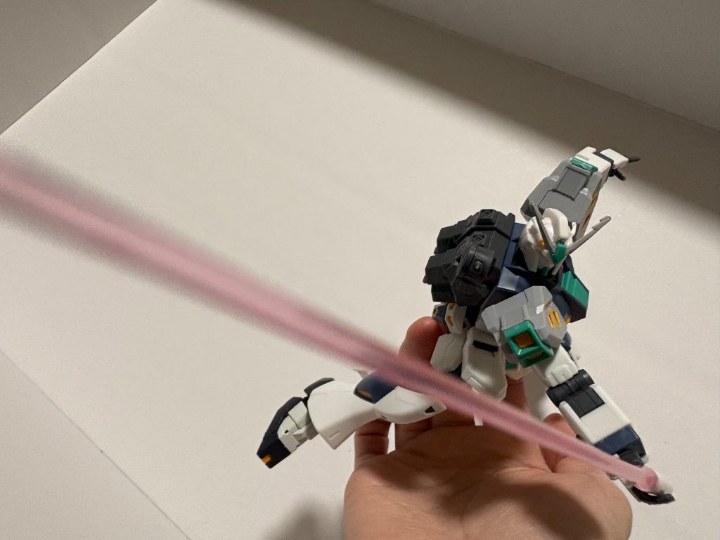 決めポーズ！！！ほんとに待った甲斐がありましたねこのガンプラは！！めちゃくちゃに楽しかったですいっぱい買います！！ということでご観覧ありがとうございました！！！