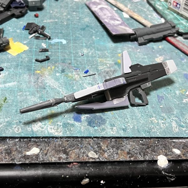 制作中のシルヴァバレトベースのマーク5の進捗状況です！マスキングの面倒な箇所は後回しにして、ざっと塗装を吹き終えました。ここからやらかしがなければ来週の土曜日には完成品を投稿出来そうです(gundam-kao5)（2枚目）