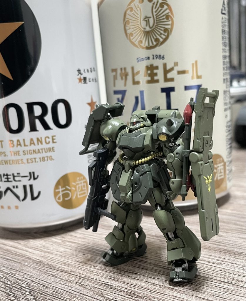 老眼に鞭打って、肉眼で頑張って塗りました。